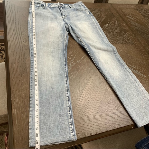 Chico’s Platinum denim light wash ultimate fit slim leg jeans - Picture 12 of 17